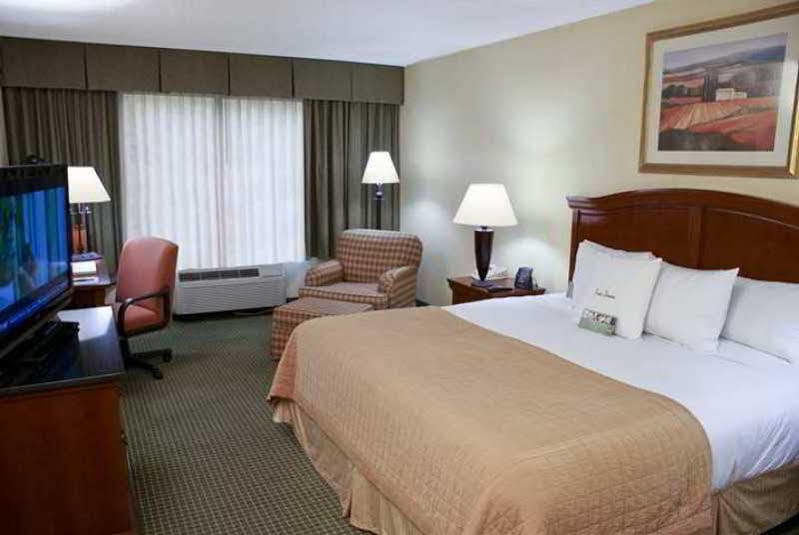 Hotel Doubletree By Hilton Mahwah Exterior foto